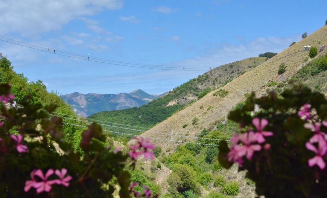 Borgo Manca Suite Sasso di Castalda Eksteriør billede