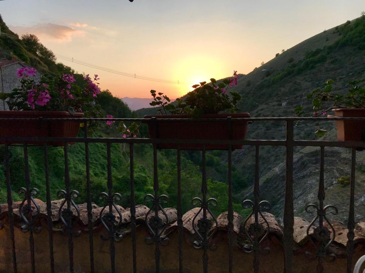 Borgo Manca Suite Sasso di Castalda Eksteriør billede