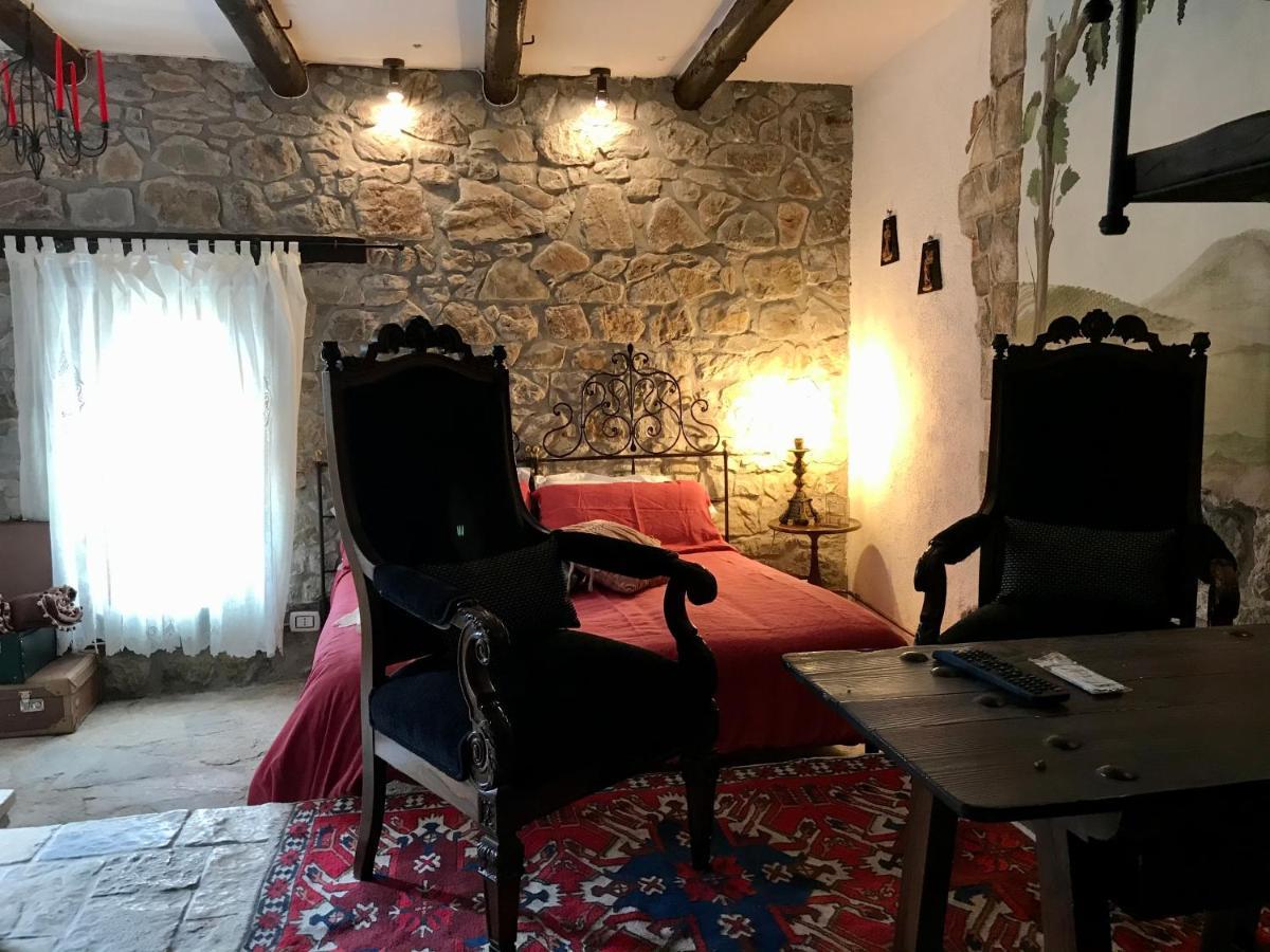 Borgo Manca Suite Sasso di Castalda Eksteriør billede
