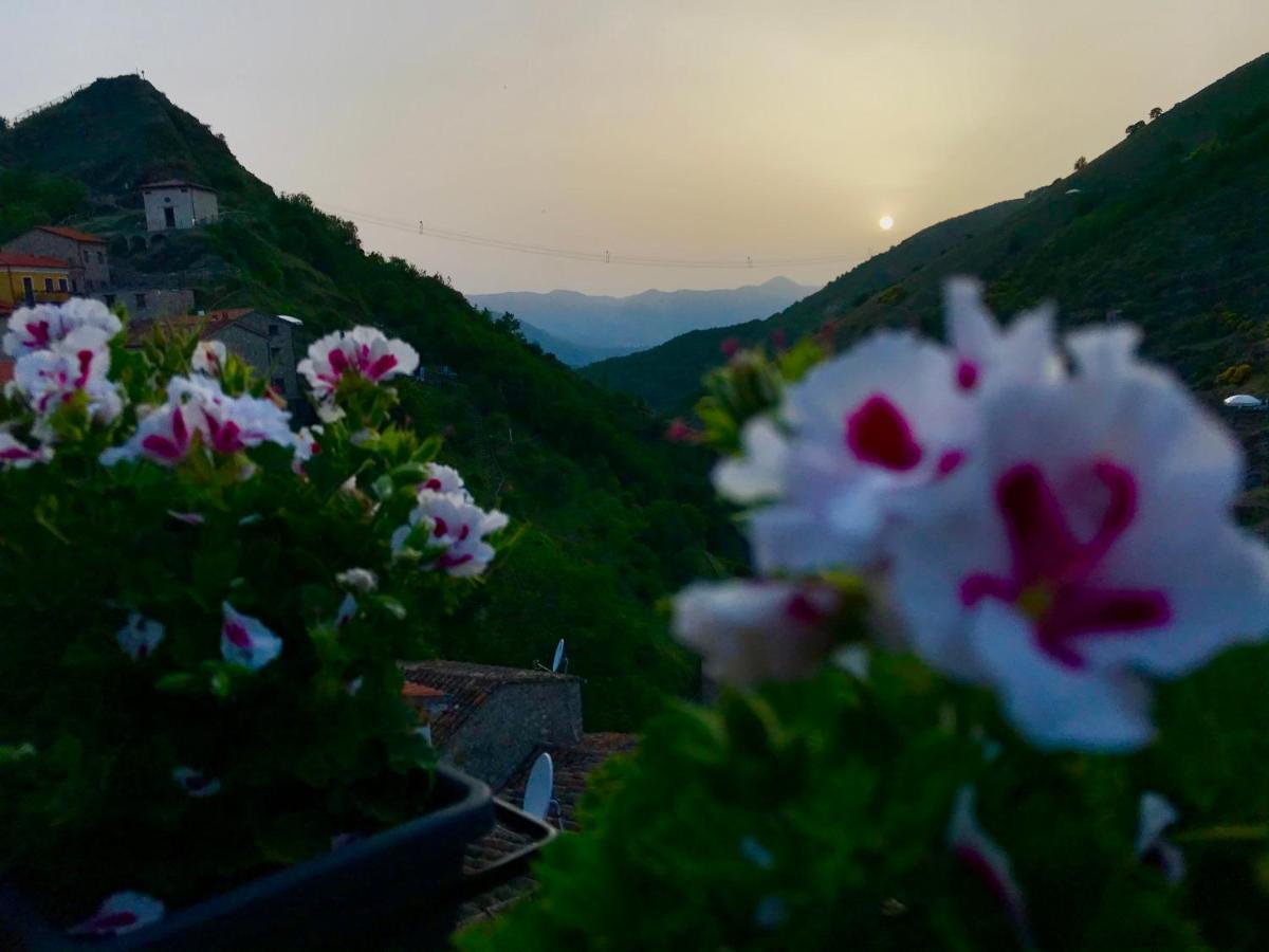Borgo Manca Suite Sasso di Castalda Eksteriør billede