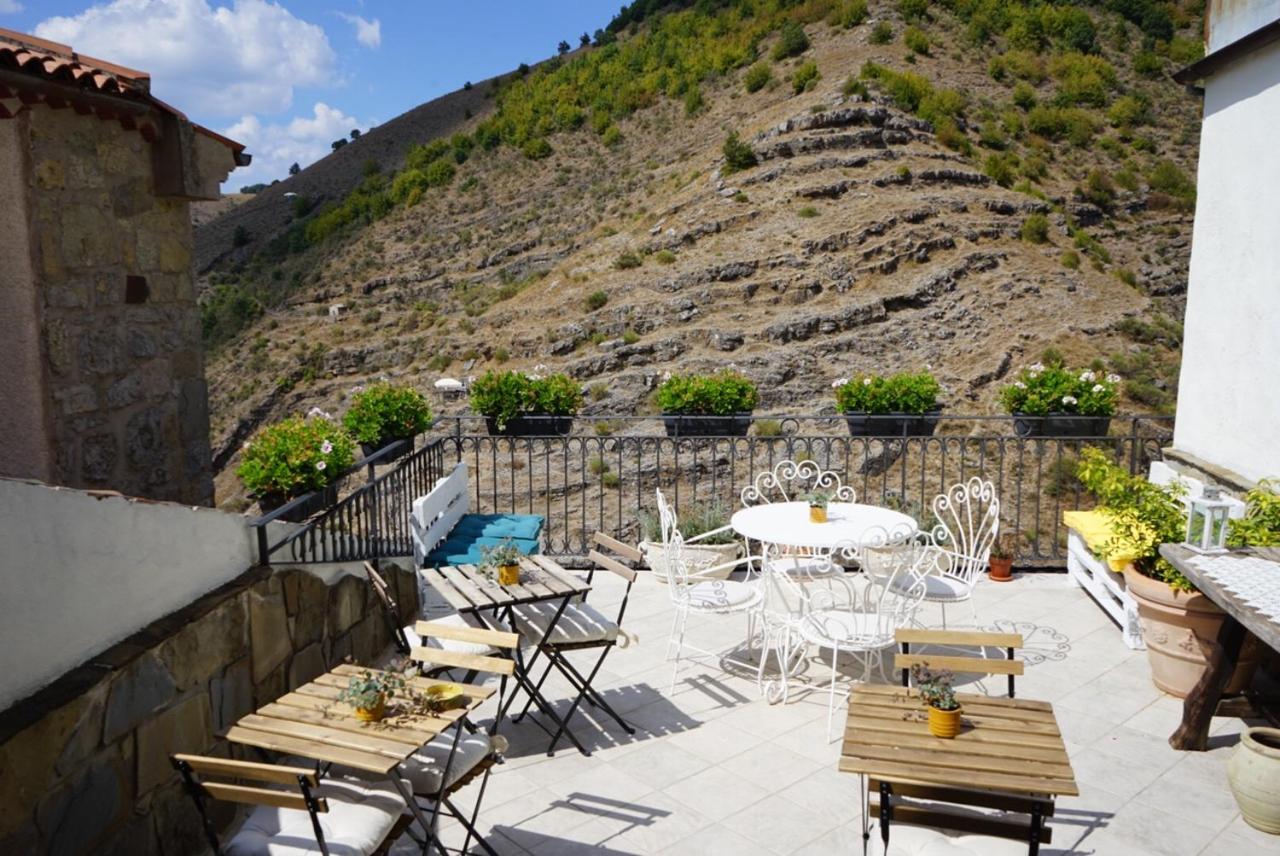 Borgo Manca Suite Sasso di Castalda Eksteriør billede
